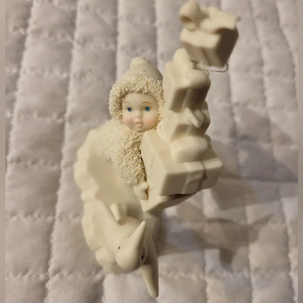 VTG Dept. 56 Snowbabies I Have Lots To Give Penguin Gifts Presents Christmas Fun